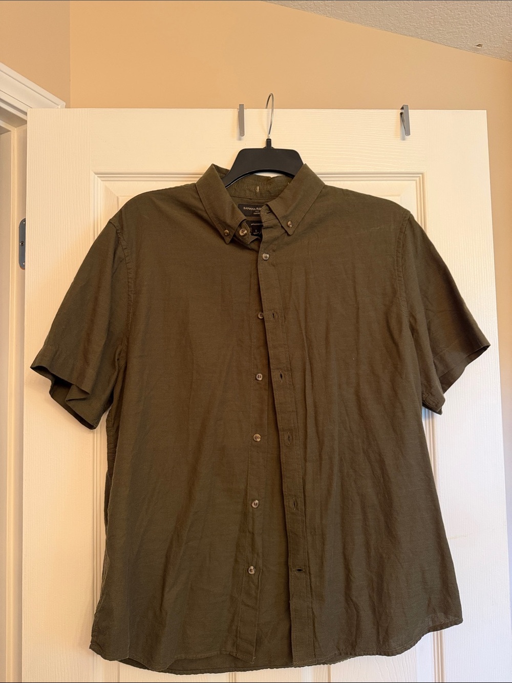 Banana Republic Olive Short-Sleeve Button-Down Shirt cotton Large
